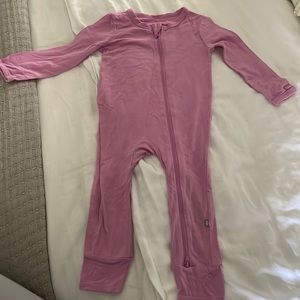 Kyte Baby 12-18 month zippered romper in bubblegum.